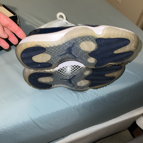 Jordan 11 Georgetowns - Picture 5 of 5